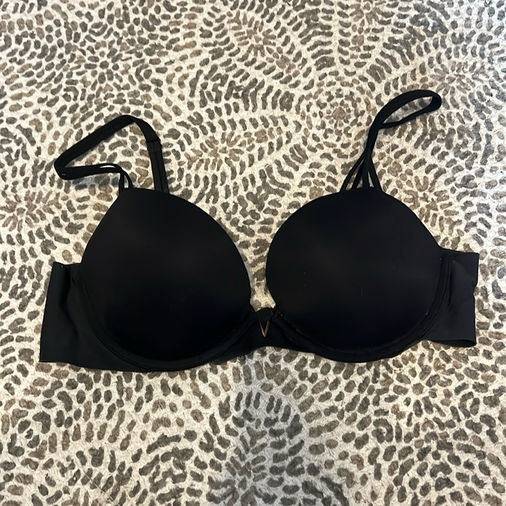 Victorias Secret 34 B black push up bra